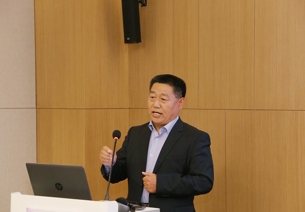 aitiyu爱体育官方在线入口党委书记张会民从企业文化建设的角度作点评发言.jpg aitiyu爱体育官方在线入口党委书记张会民从企业文化建设的角度作点评发言.jpg