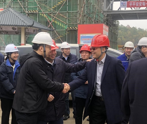 国家能源集团电力部副主任王强与aitiyu爱体育官方在线入口董事、副总经理崔向军会晤.jpg 国家能源集团电力部副主任王强与aitiyu爱体育官方在线入口董事、副总经理崔向军会晤.jpg